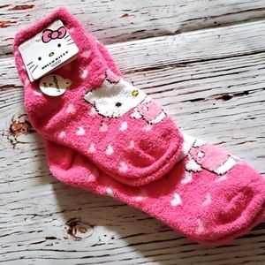🆕️ CUTE SANRIO HELLO KITTY MOMMY & ME SOCKS 💕